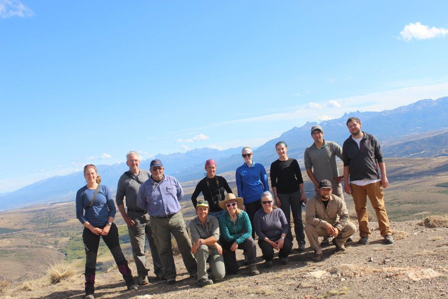 A multidisciplinary team of researchers in the search of clues from an ancient ocean in Chubut